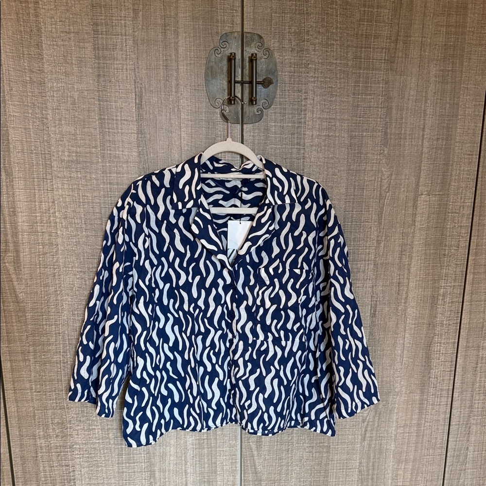 Zara‎ Navy and White Patterned Blouse
